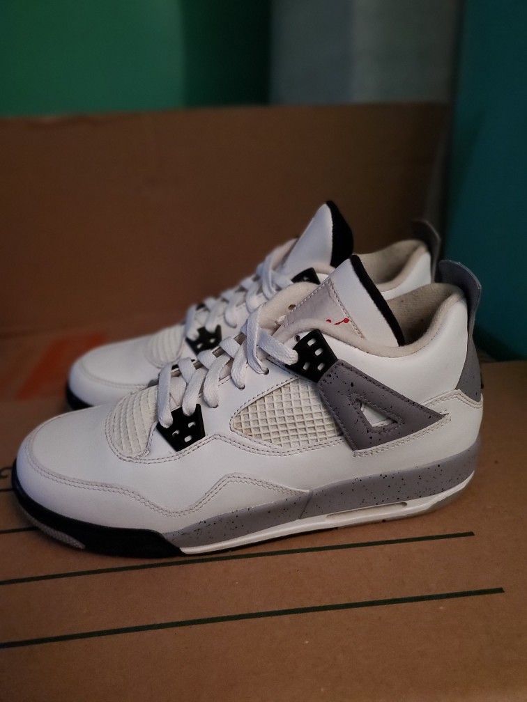 Air Jordan Retro 4s 