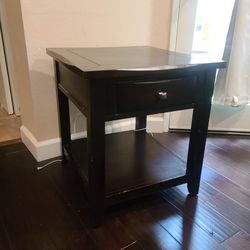 Set Of 2 Wood End Tables