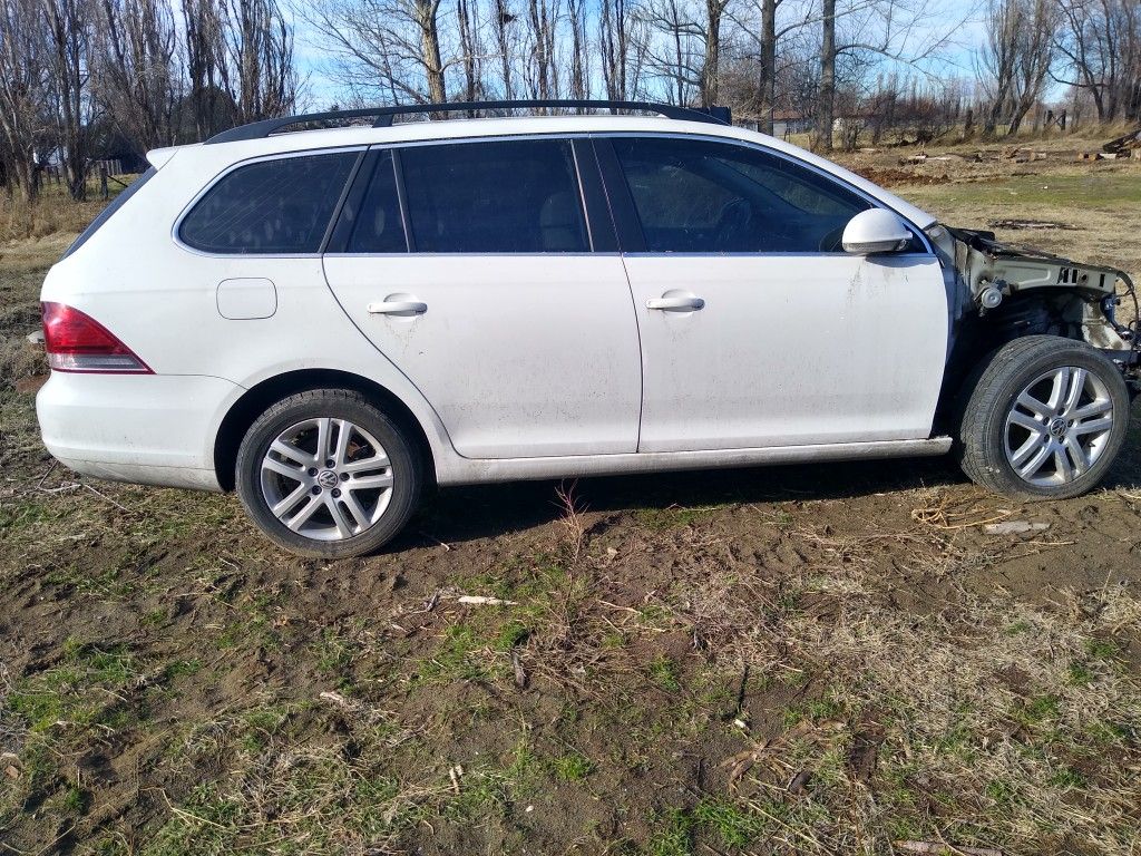 Part out 2013 VW Jetta tdi