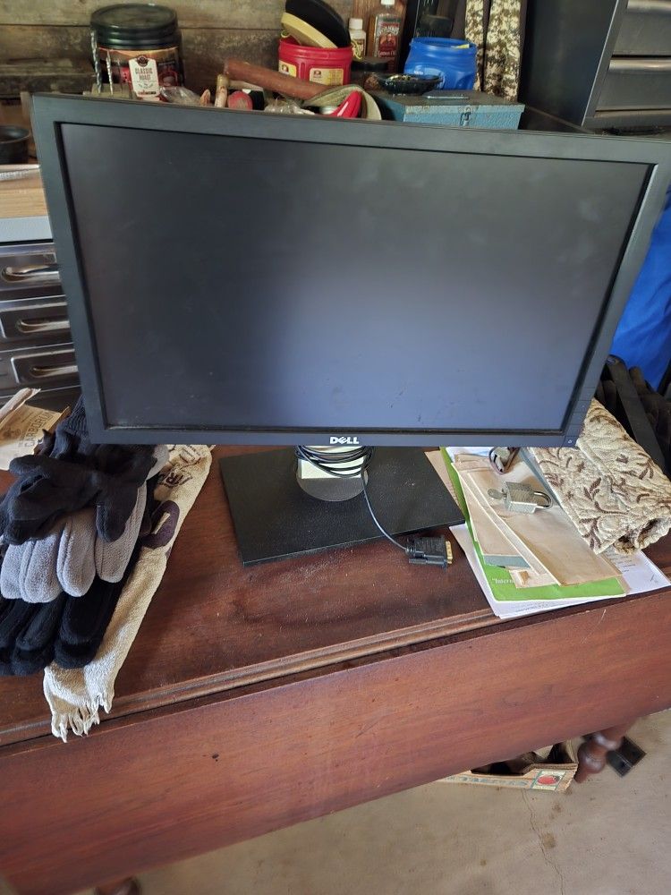 Dell 20 Inch Monitor Twists And Turns