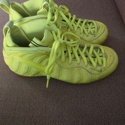 Foamposite Volt Size 10