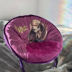 Bratz Chair (Fur Moon Chair) 