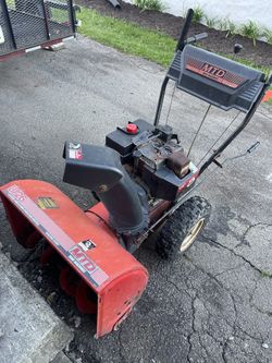 MTD Yard Machines Snow Blower PRICE IS S LOWERED