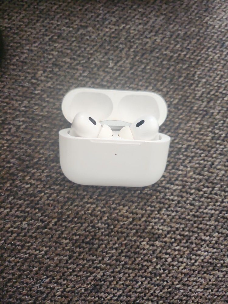 Apple AIR Pods W/ Charge Case Gen 3