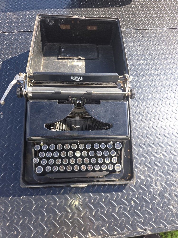 Royal Typewriter