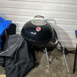 Mega master Charcoal Grill 