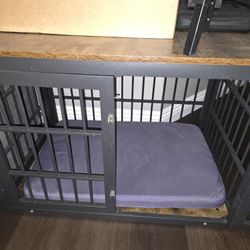 Metal Dog Crate With Pad