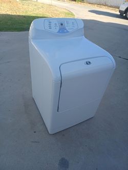 Maytag gas Dryer White Front Load