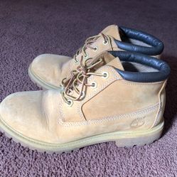 Womens Timberland Boots Mid Size 7