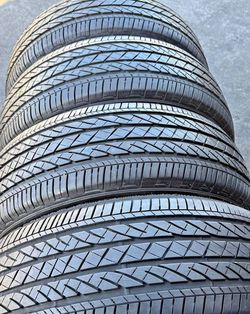 215/45/18 Bridgestone 📍📍 Vendo un set de llantas con 80% de vida las 4 📍🌟