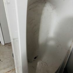 Basic Bathtub Used 59.5 X 29 Inches. Right Drain 