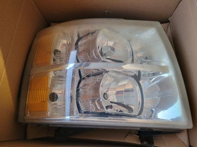 2008 Chevy Silverado Head Lights.