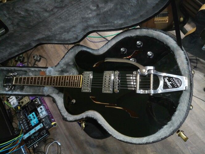 Yamaha SA-500 with Bigsby And TKL hardcase
