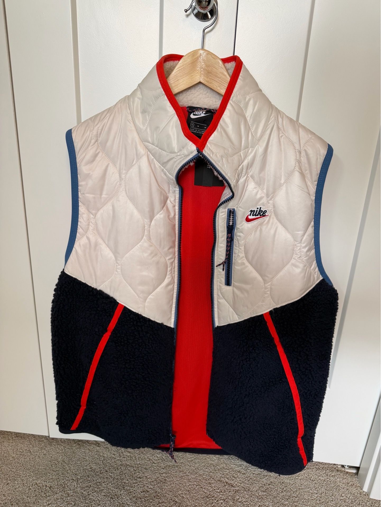 Nike Men’s Vest - NWT