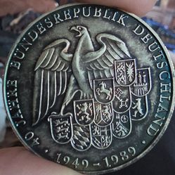 1989 Germany Hamburg Mint Berlin Wall Deutschland TONE 1oz 999 Silver round 4762