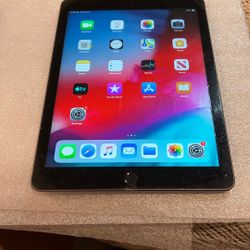 iPad 5th Generation 32GB WiFi 