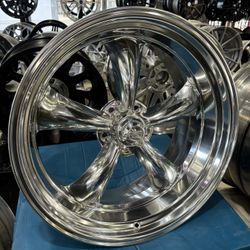 22x9.   22x11.   AMERICAN RACING POLISHED WHEELS 