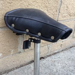 SCHWINN APPROVED BICYCLE SEAT W/Seat Post