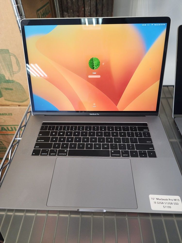 15" i9 Tocuhbar MacBook Pro