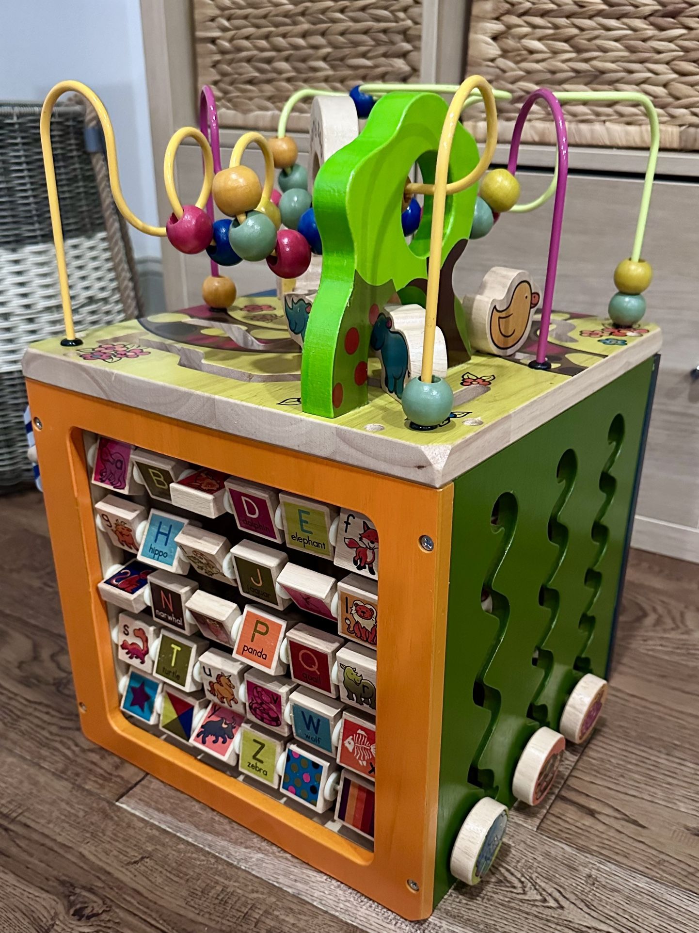 B. Toys Activity Cube USED