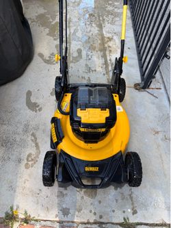 Electric Dewalt Lawnmower