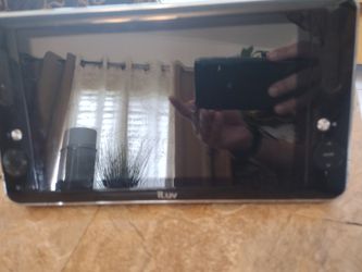 iLuv i1166 - DVD player with iPod dock - portable - display: 8.9"