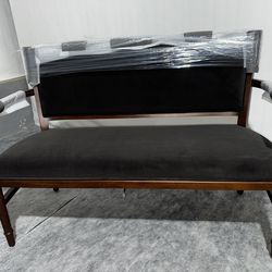 Fairfield Beacon Bench in 9953 Mink upholstery