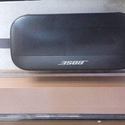 Bose SoundLink Flex 2 Bluetooth Speaker Like New 75 OBO