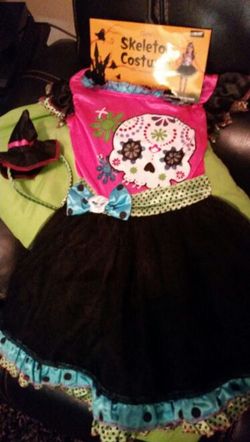 New. Size 6-8