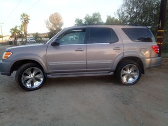 2004 Toyota Sequoia