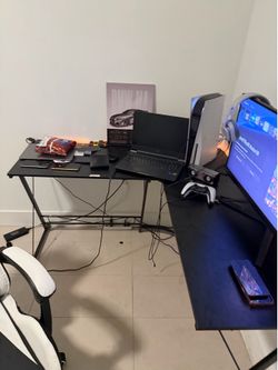 Brand new L shaped desk