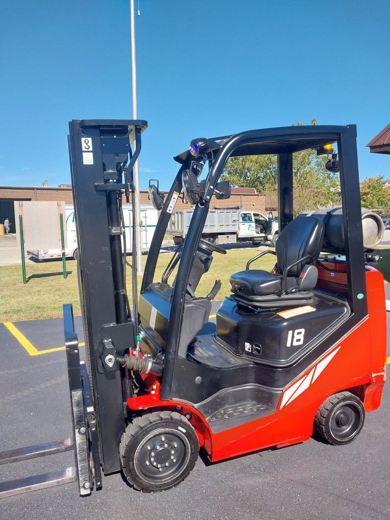 3500 LB. Capacity Propane 2021 Low Hour Forklift