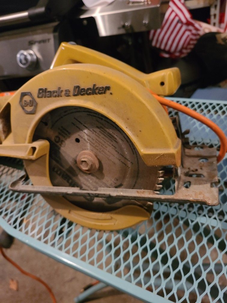 Two Eletric Hand Saws