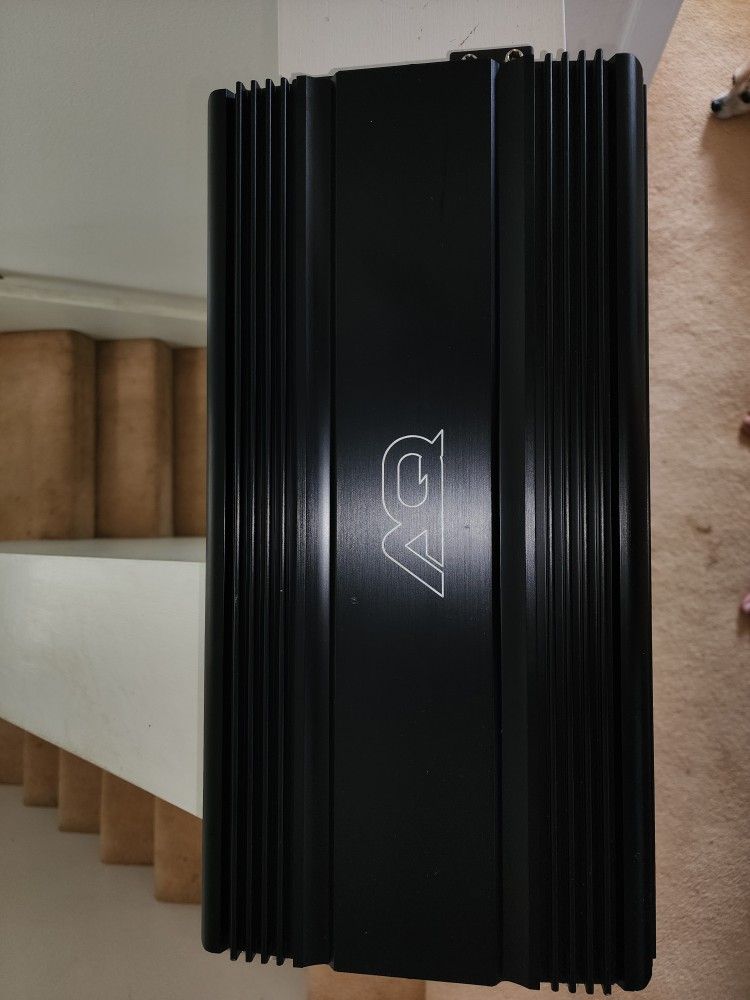 Audioque 2200.1 sub amp $400