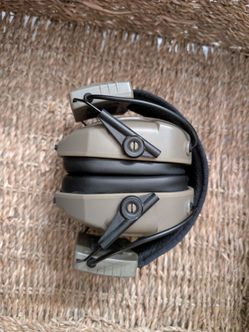 Walker’s XCEL 100 Digital Electronic Earmuffs