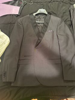 Men’s 4-Piece Tuxedo Suit Set – Worn Once – Excellent Condition