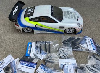 TEAM ASSOCIATED TC4 1/10 BRUSHLESS TOURING RACE CAR