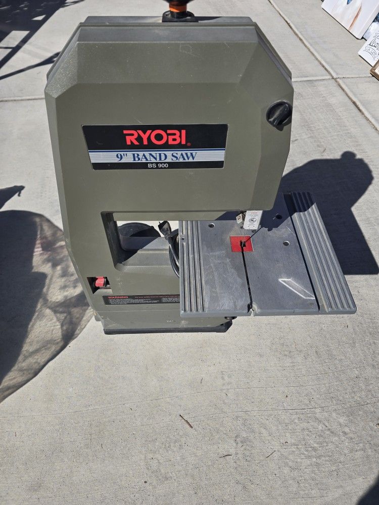 9 Inch RYOBI Band Saw