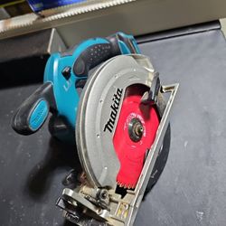 Makita 18V LXT Circular Saw XSS02 – 6-1/2" Cordless