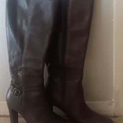 Size 7 Or 7 1/2 Boots👈👉 Brown & Black 👈👉The Only Color Available👈💃👉($20.00) 👈💃💃👉For Each One