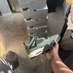 Undefeated Jordan 4 Size 12 (Brand New)