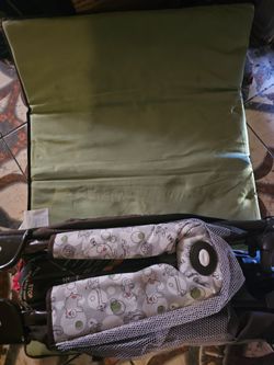 Pack n play, toddler toys