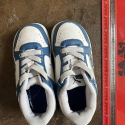 Puma Baby Sneaker Shoes Very Cute, Excellent Condition