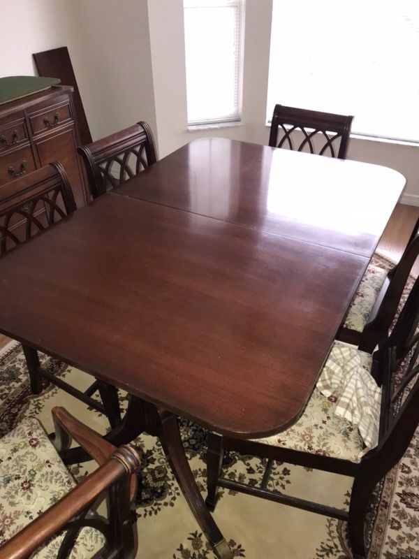 Strawbridge and Clothier Philadelphia Table & 6 Chairs