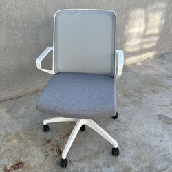 White and Gray Office Chair