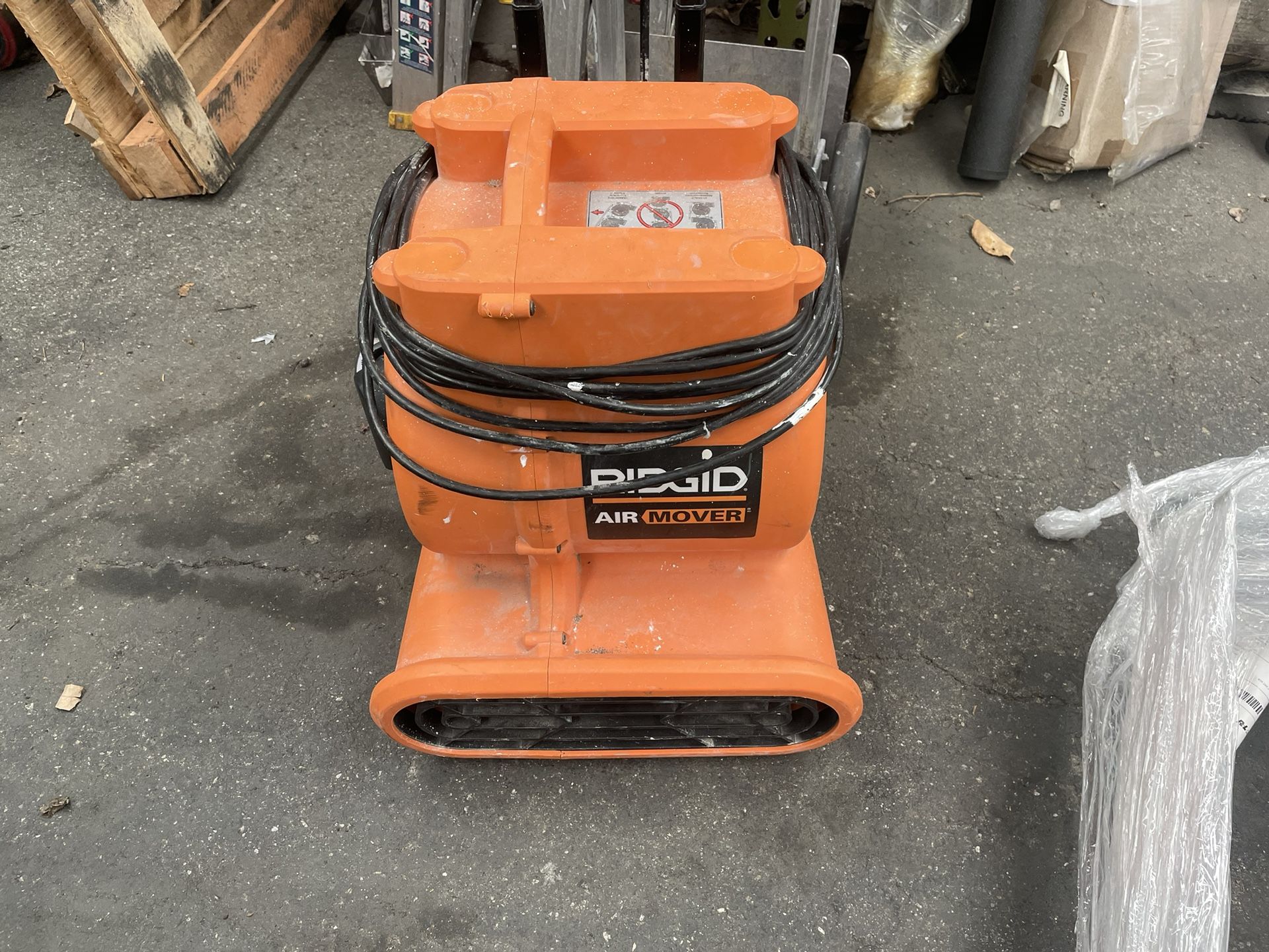 RIGID***1625 CFM 3-Speed, Portable AM2560 Air Mover Blower Fan with Collapsible Handle, Rear Wheels