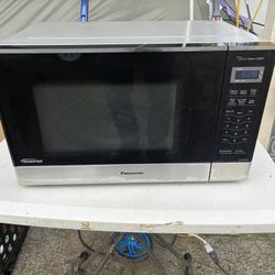 Panasonic Genius Inverter Microwave Oven