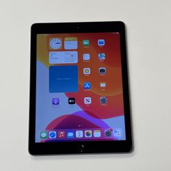 Apple iPad 6 6th Generation  9.7” 32GB Wi-Fi Tablet Space Gray