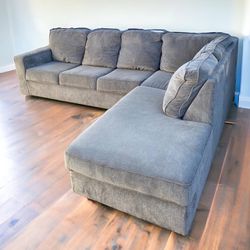 GREY SECTIONAL COUCH 