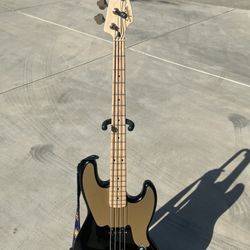 Paranormal Squier Jazz Bass With Gig Bag